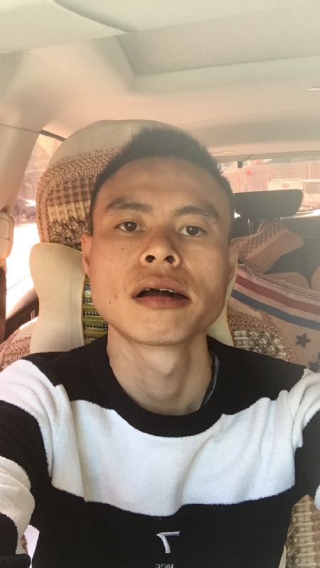 小何的第一张照片--湖南中老年相亲网