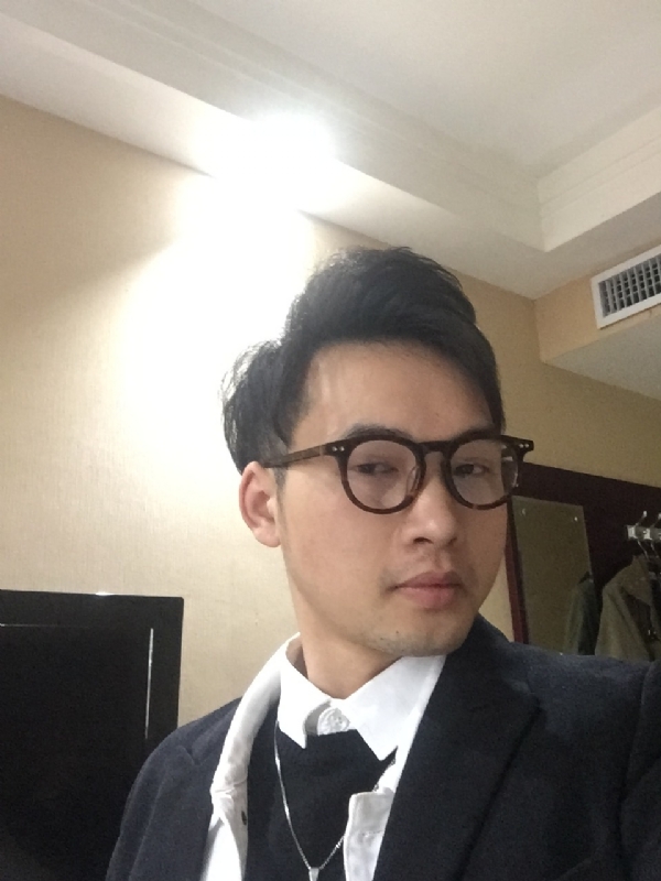 曾亮的第一张照片--湖南中老年相亲网