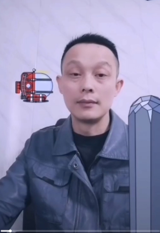 易进的第三张照片--湖南中老年相亲网